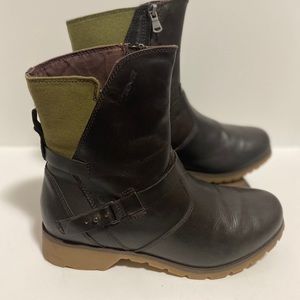 Teva de la vina boots size 8.5 Dark Brown leather